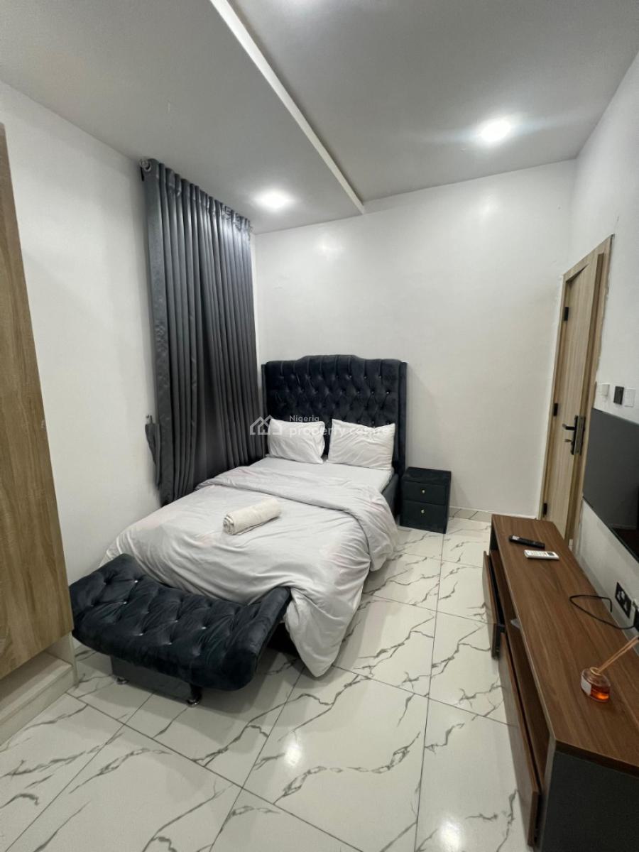 Luxury 4 Bedroom Duplex with Housekeeping and Gym, Wifi,parking Space,swimming Pool,24hrs Power Supply and Security, Ologolo, Lekki, Lagos, Flat / Apartment Short Let