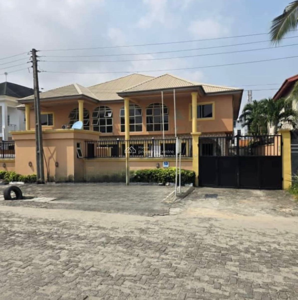 Land Size 910sqm with a Structure, 2 Units of 4 Bedroom Duplex, Lekki Phase 1, Lekki, Lagos, Detached Duplex for Rent