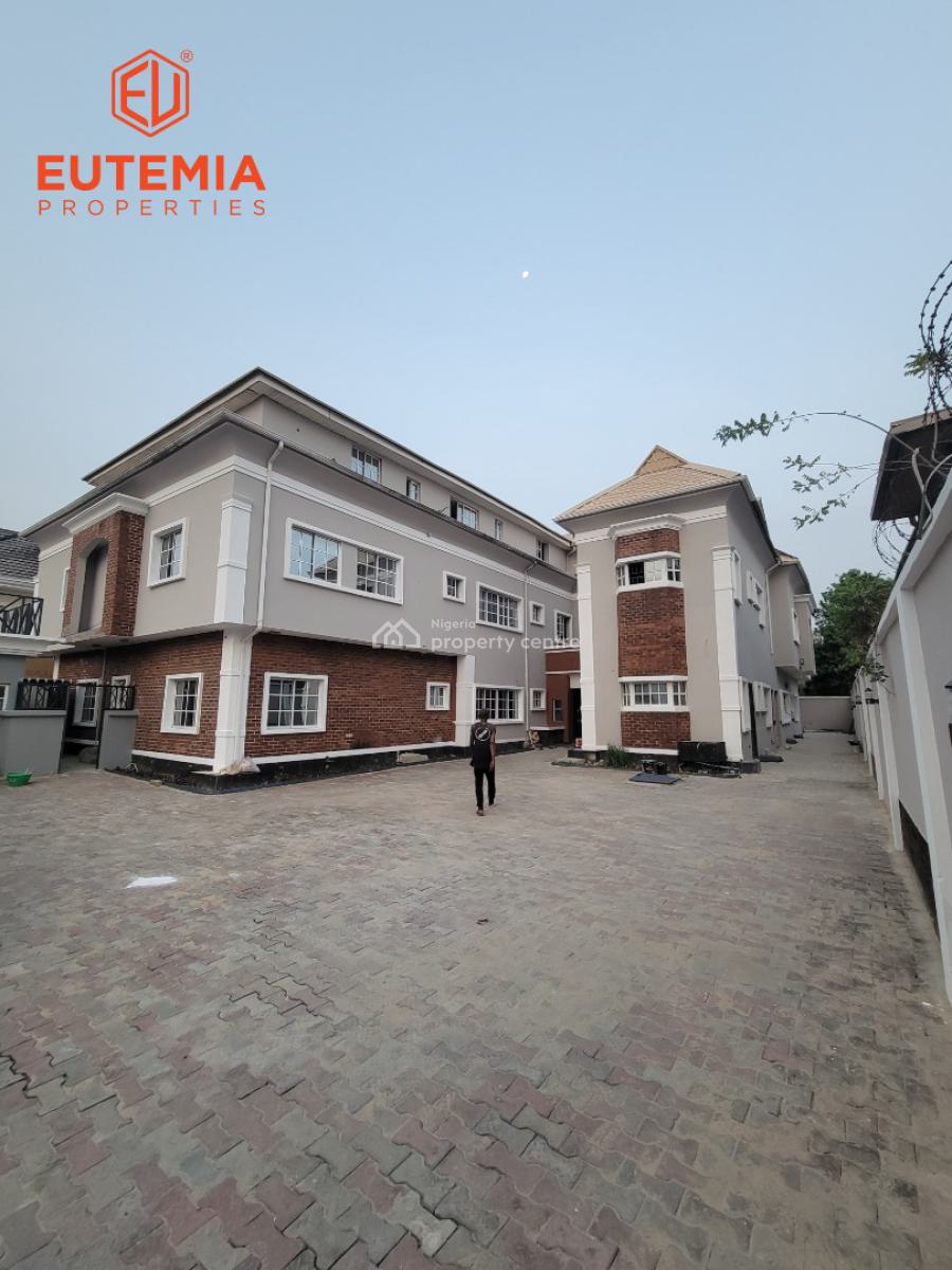 Well Built Spacious 3 Bedroom Apartment, Lekki Phase 1, Lekki, Lagos, Flat / Apartment for Rent