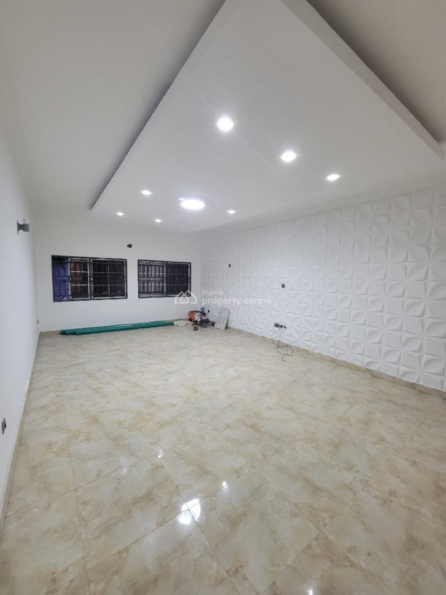Well Built Spacious 3 Bedroom Apartment, Lekki Phase 1, Lekki, Lagos, Flat / Apartment for Rent