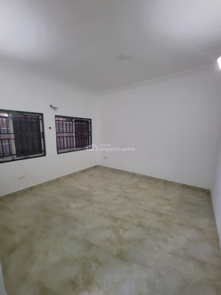 Well Built Spacious 3 Bedroom Apartment, Lekki Phase 1, Lekki, Lagos, Flat / Apartment for Rent