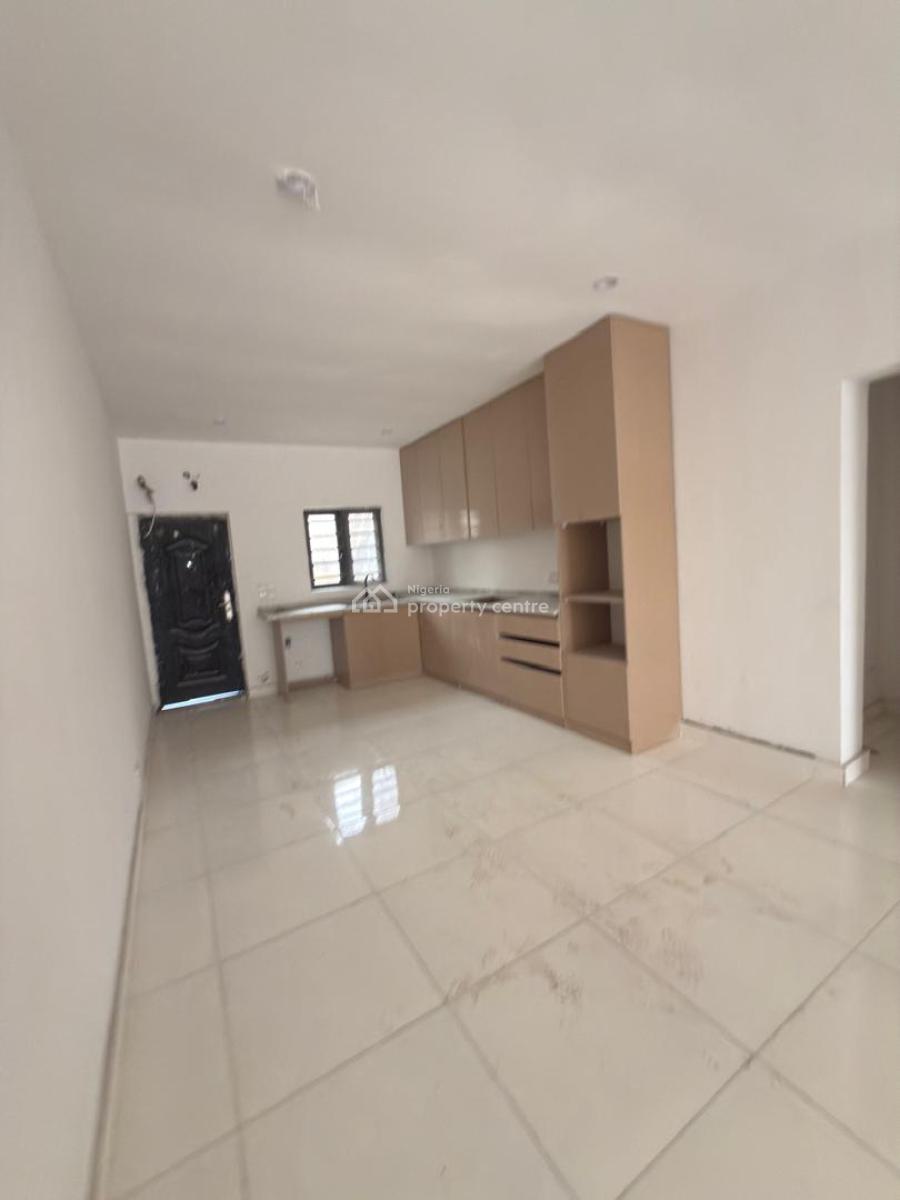 Comfortable 2 Bedroom Apartment with Bq, Ologolo, Lekki, Lagos, Flat / Apartment for Sale