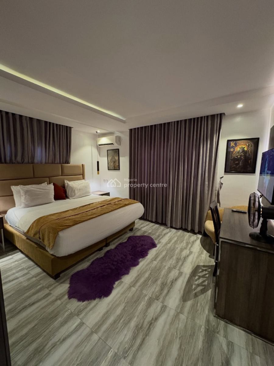 Scav  U3 X Spacious 3bedroom Apartment, Airport Road, Ikeja, Lagos, Flat / Apartment Short Let