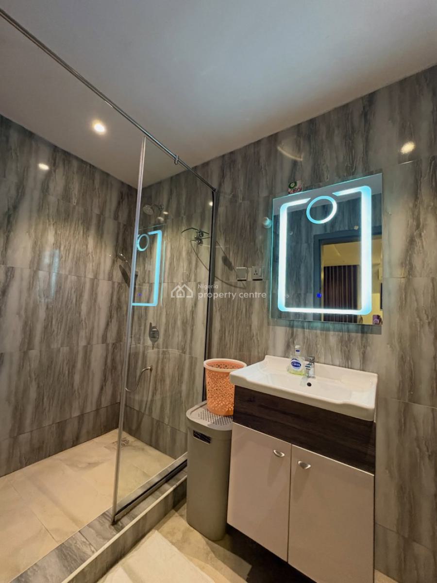 Scav  U3 X Spacious 3bedroom Apartment, Airport Road, Ikeja, Lagos, Flat / Apartment Short Let