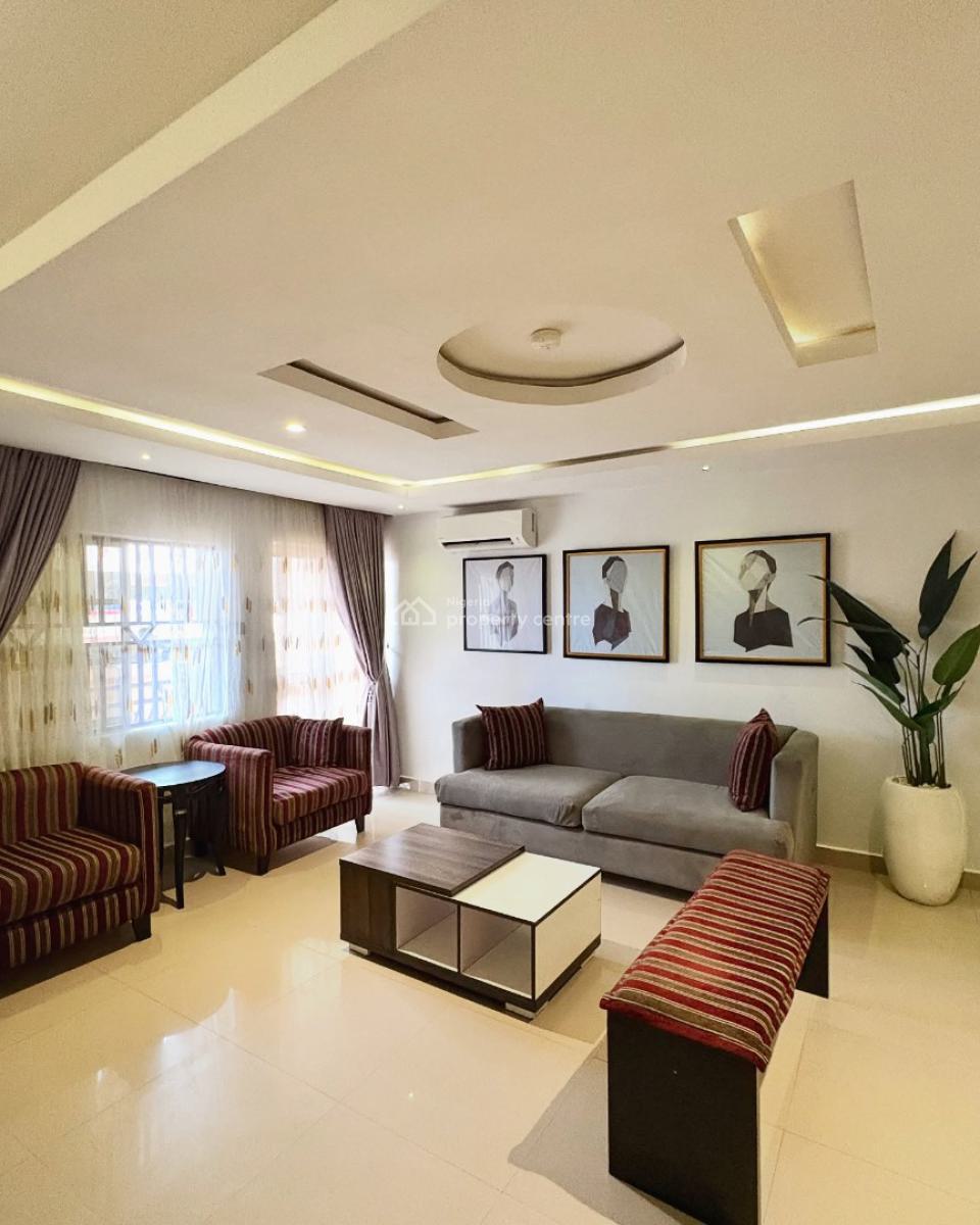 Scav  U3 X Spacious 3bedroom Apartment, Airport Road, Ikeja, Lagos, Flat / Apartment Short Let