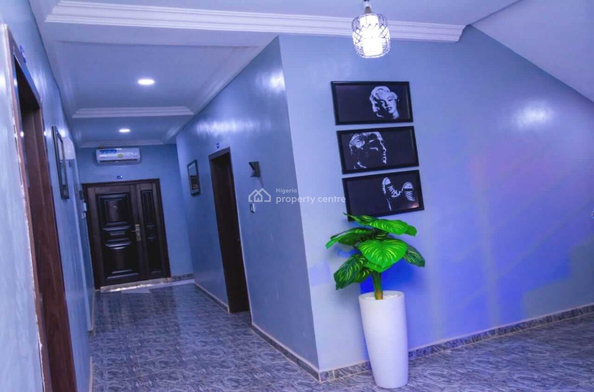 Scav Studio Penthouse, Governors Road, Ikotun, Lagos, Flat / Apartment Short Let