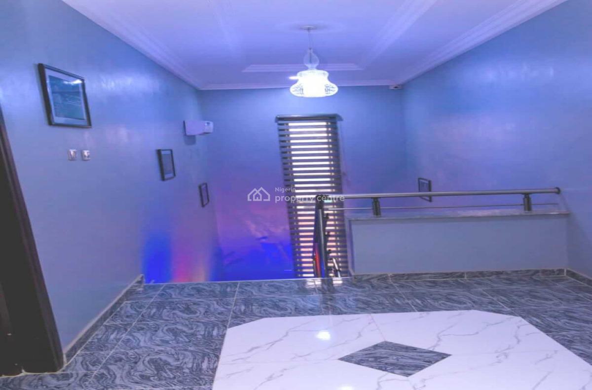 Scav Studio Penthouse, Governors Road, Ikotun, Lagos, Flat / Apartment Short Let