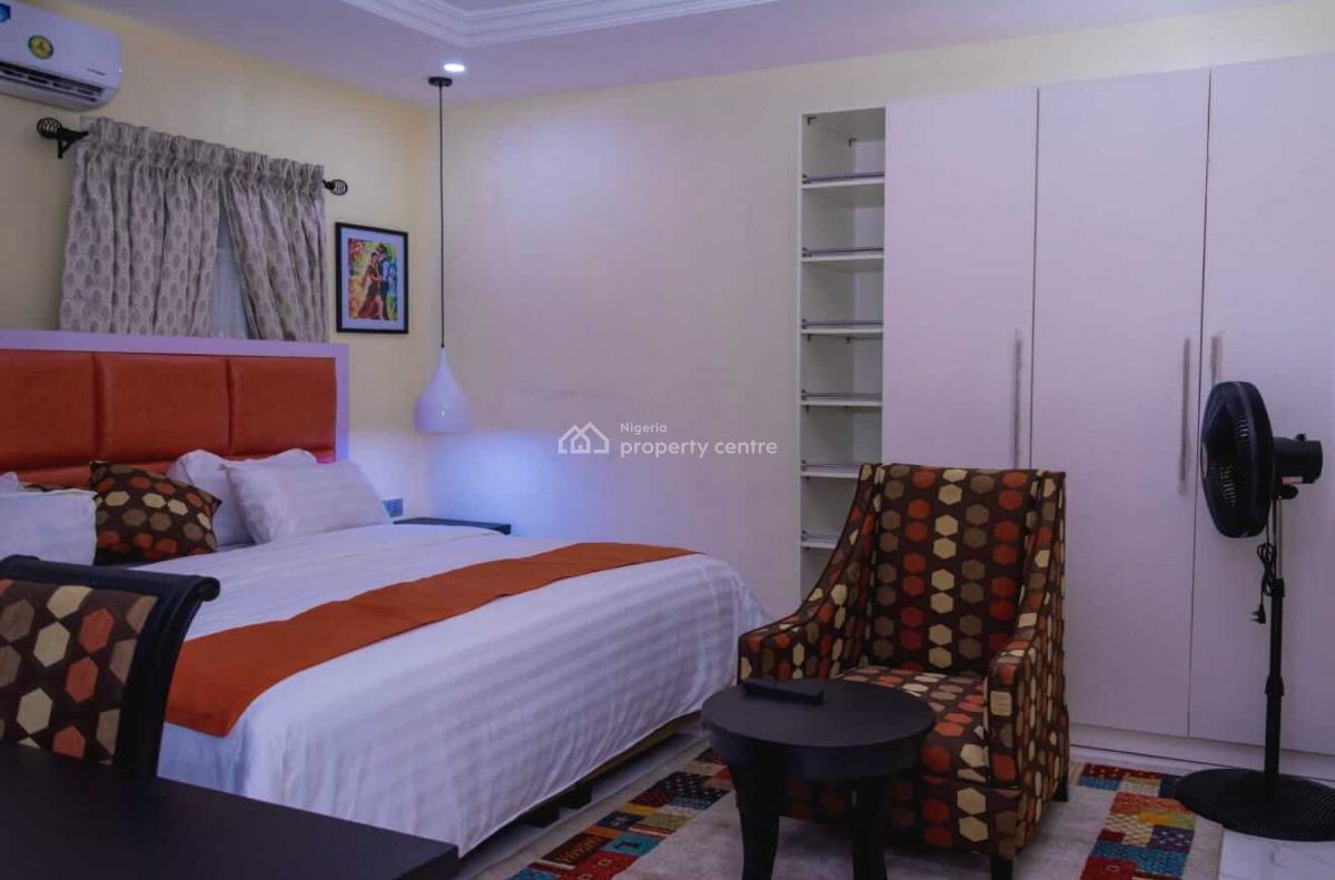 Scav Studio Penthouse, Governors Road, Ikotun, Lagos, Flat / Apartment Short Let
