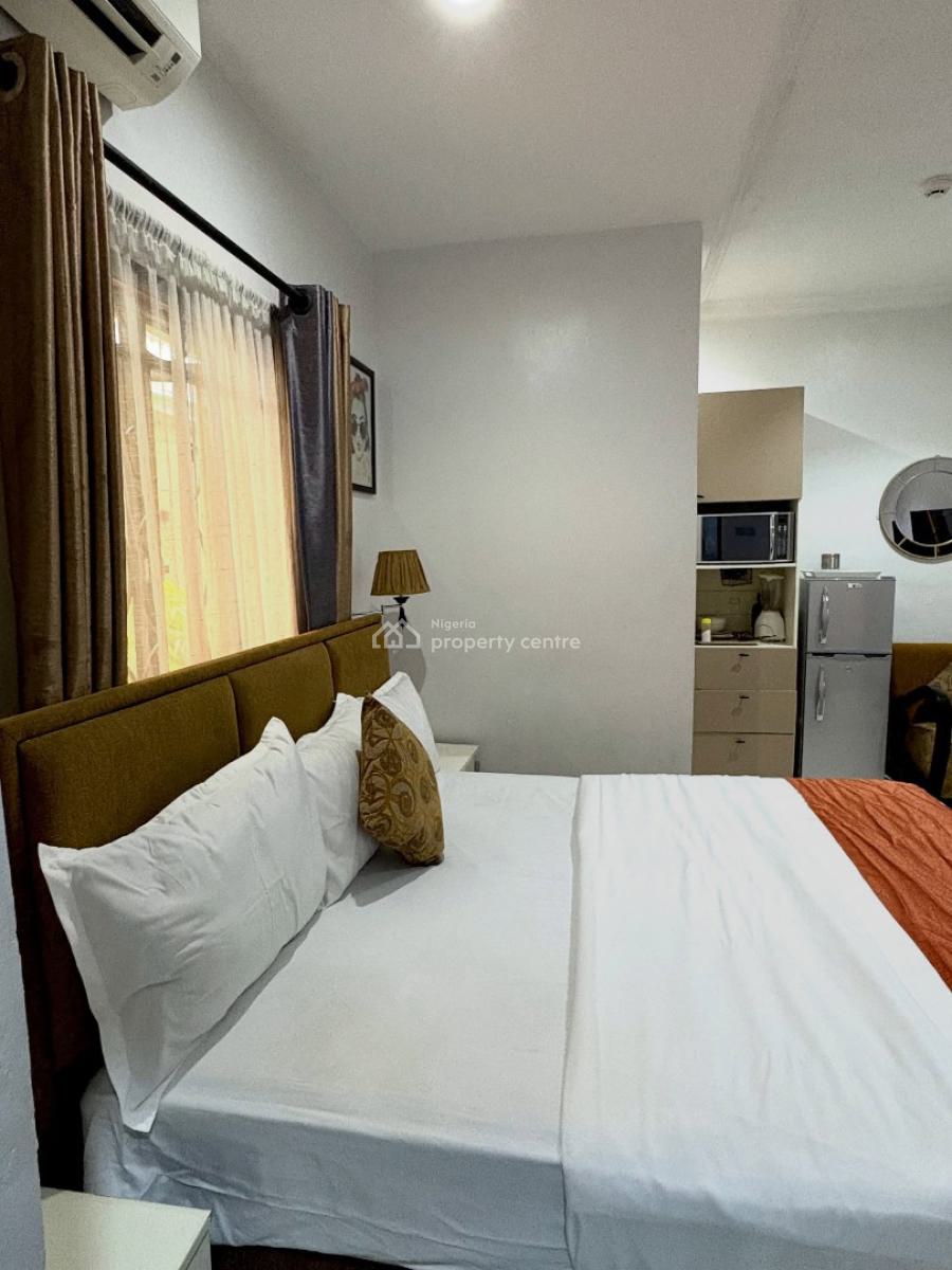 Scav Studio Penthouse, Governors Road, Ikotun, Lagos, Flat / Apartment Short Let