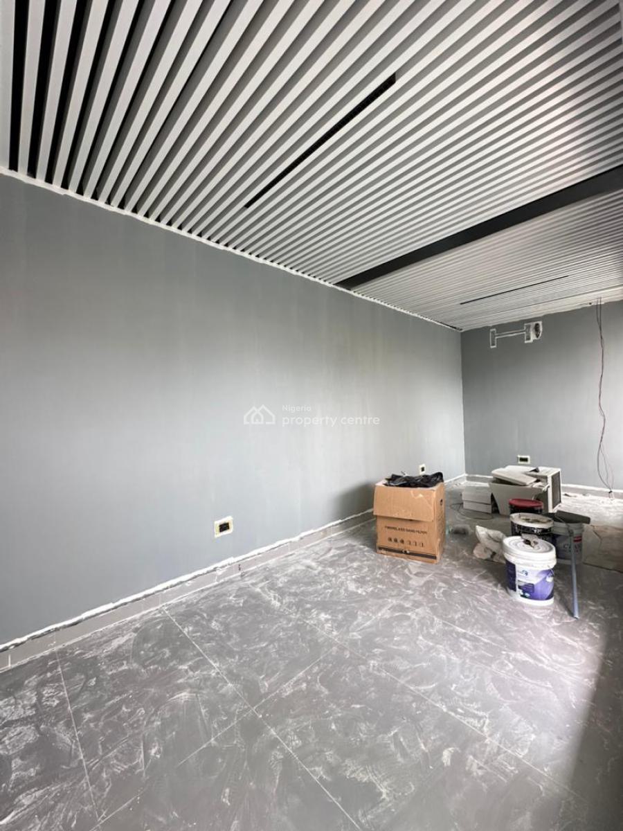 Spacious 3 Bedroom Penthouse, Lekki Phase 1, Lekki, Lagos, Flat / Apartment for Sale