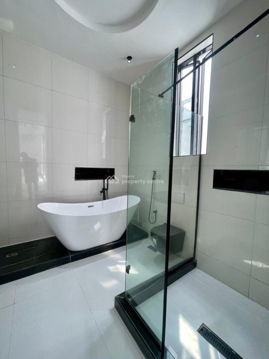 *decently Finished Luxury 5 Bedroom Fully Detached Duplex with Bq*, Chevron Drive, Lekki, Lagos, Detached Duplex for Sale