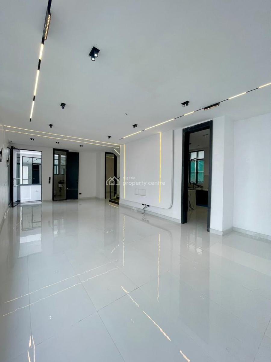 *decently Finished Luxury 5 Bedroom Fully Detached Duplex with Bq*, Chevron Drive, Lekki, Lagos, Detached Duplex for Sale