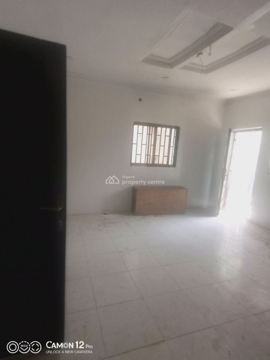 Spacious 2 Bed Upstairs 22/24hrs Light, Thomas, Ajah, Lagos, House for Rent