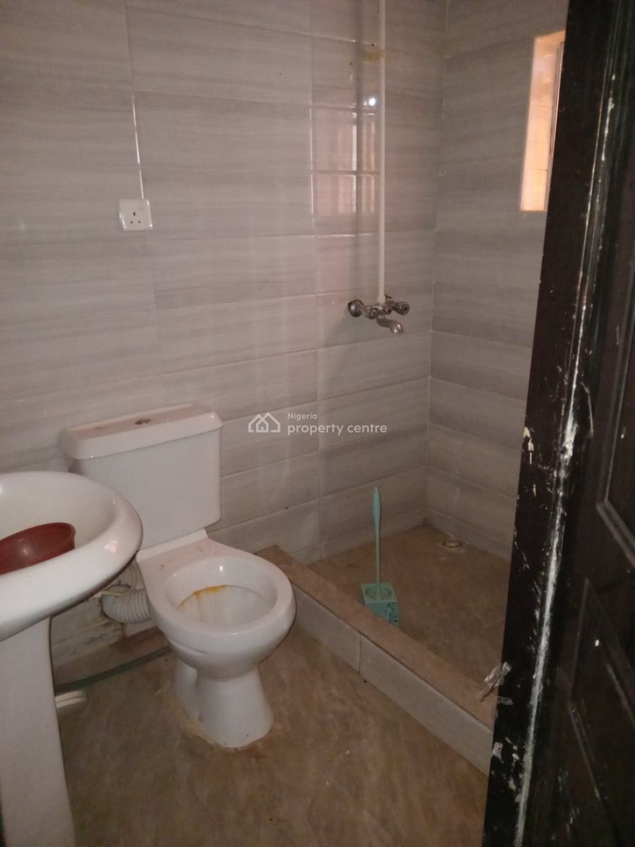 Spacious Miniflat Bq, in an Estate Off Admiralty Road, Lekki Phase 1, Lekki, Lagos, Mini Flat (room and Parlour) for Rent