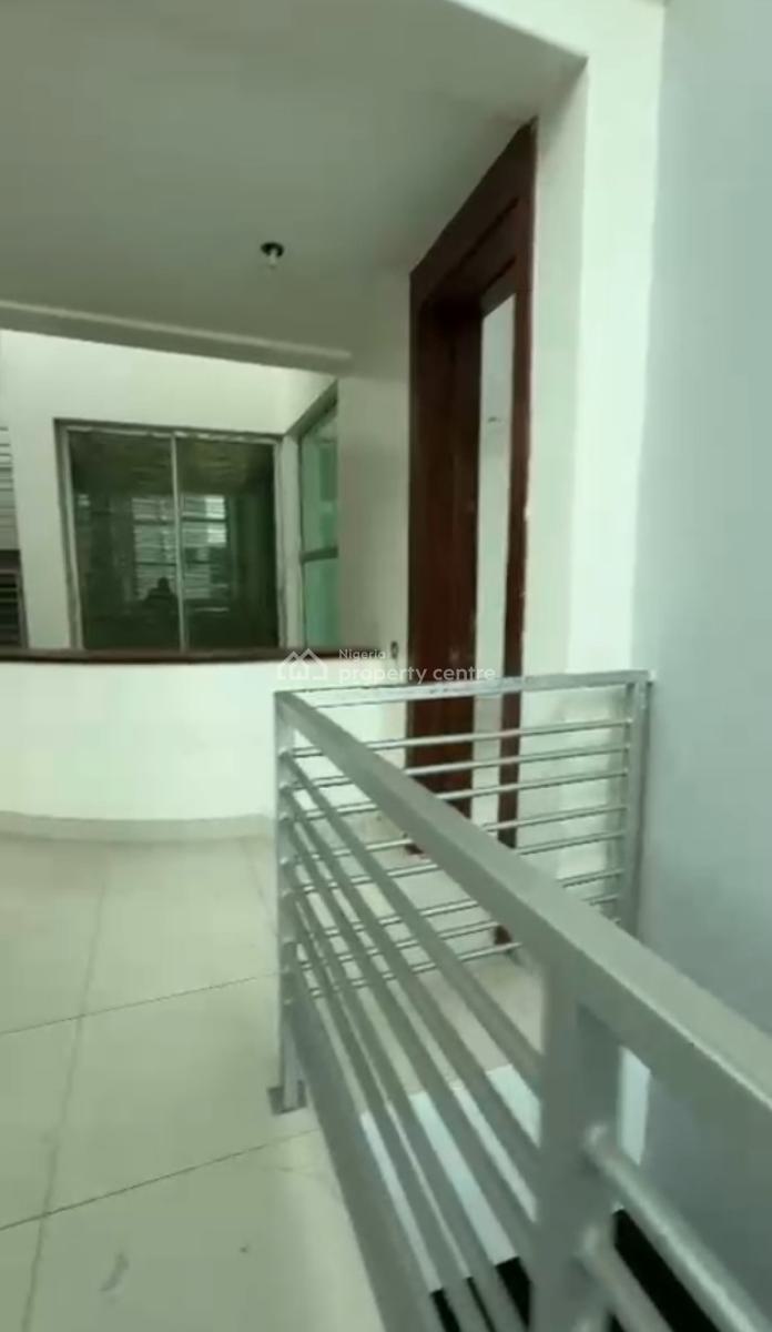 Distress 5 Bedrooms Semi-detached Duplex with 2 Boyz Quarter, Richmond Estate, Ikate, Lekki, Lagos, Semi-detached Duplex for Sale