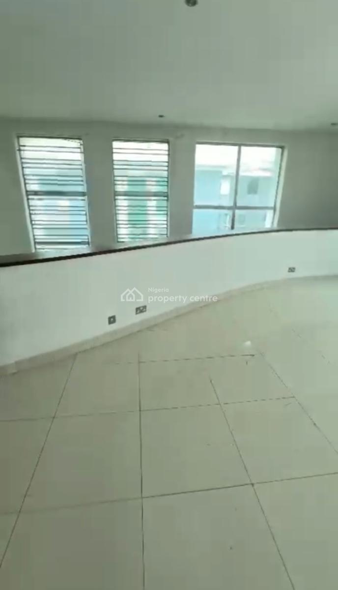 Distress 5 Bedrooms Semi-detached Duplex with 2 Boyz Quarter, Richmond Estate, Ikate, Lekki, Lagos, Semi-detached Duplex for Sale