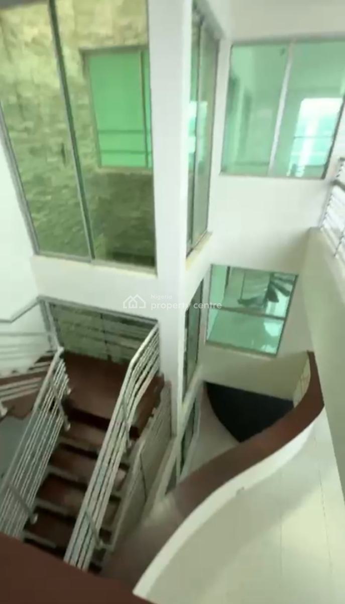 Distress 5 Bedrooms Semi-detached Duplex with 2 Boyz Quarter, Richmond Estate, Ikate, Lekki, Lagos, Semi-detached Duplex for Sale