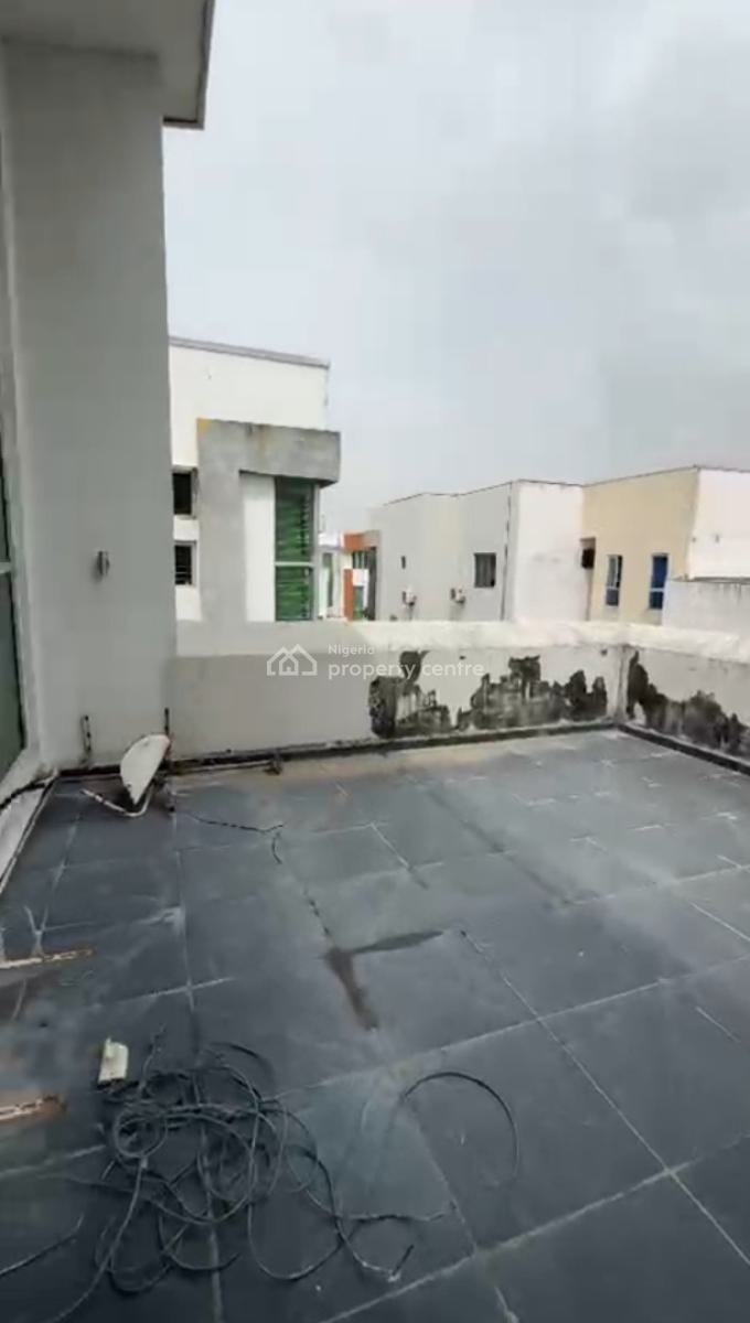 Distress 5 Bedrooms Semi-detached Duplex with 2 Boyz Quarter, Richmond Estate, Ikate, Lekki, Lagos, Semi-detached Duplex for Sale