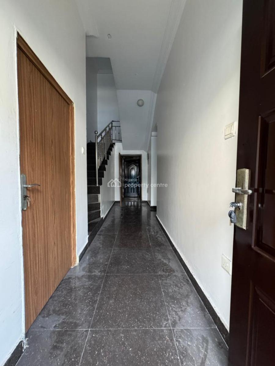 Well-maintained 2-bedroom Terrace Duplex, Lekki, Lekki Phase 1, Lekki, Lagos, Terraced Duplex for Rent