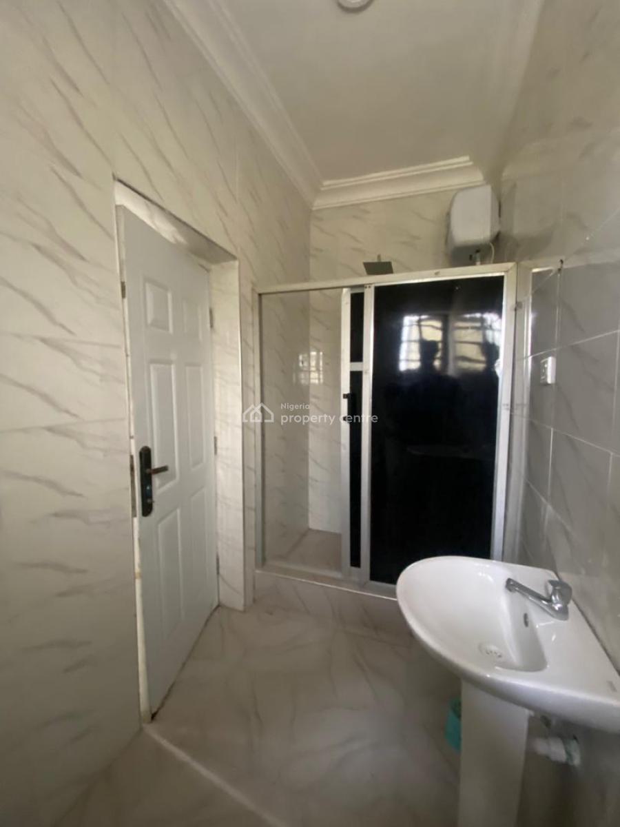 Self-serviced 2 Bedroom En-suite Flat with Fitted Kitchen Cabinets/hea, Sangotedo, Ajah, Lagos, Flat / Apartment for Rent