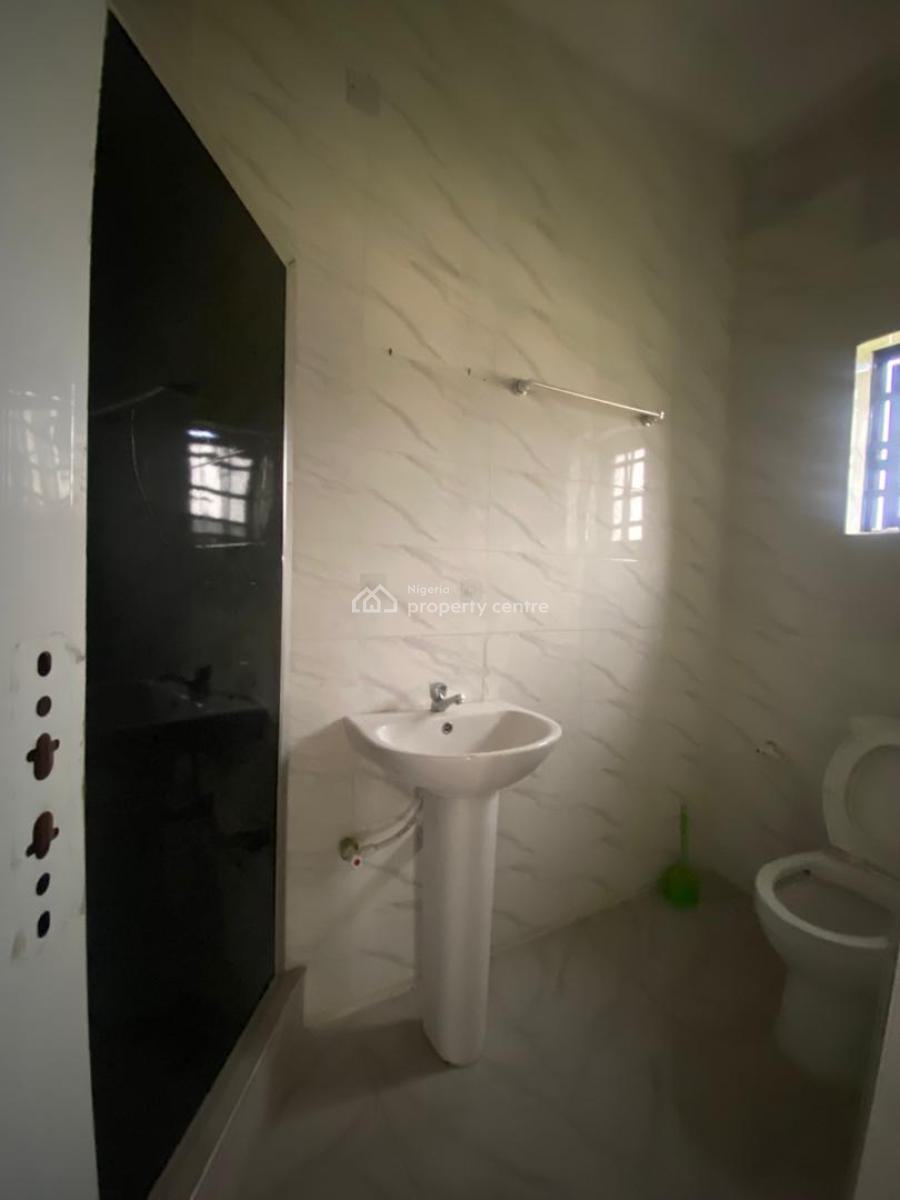 Self-serviced 2 Bedroom En-suite Flat with Fitted Kitchen Cabinets/hea, Sangotedo, Ajah, Lagos, Flat / Apartment for Rent