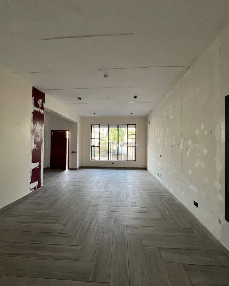 Well-maintained 4-bedroom Maisonette Duplex, Lekki Phase 1, Lekki Phase 1, Lekki, Lagos, Flat / Apartment for Rent