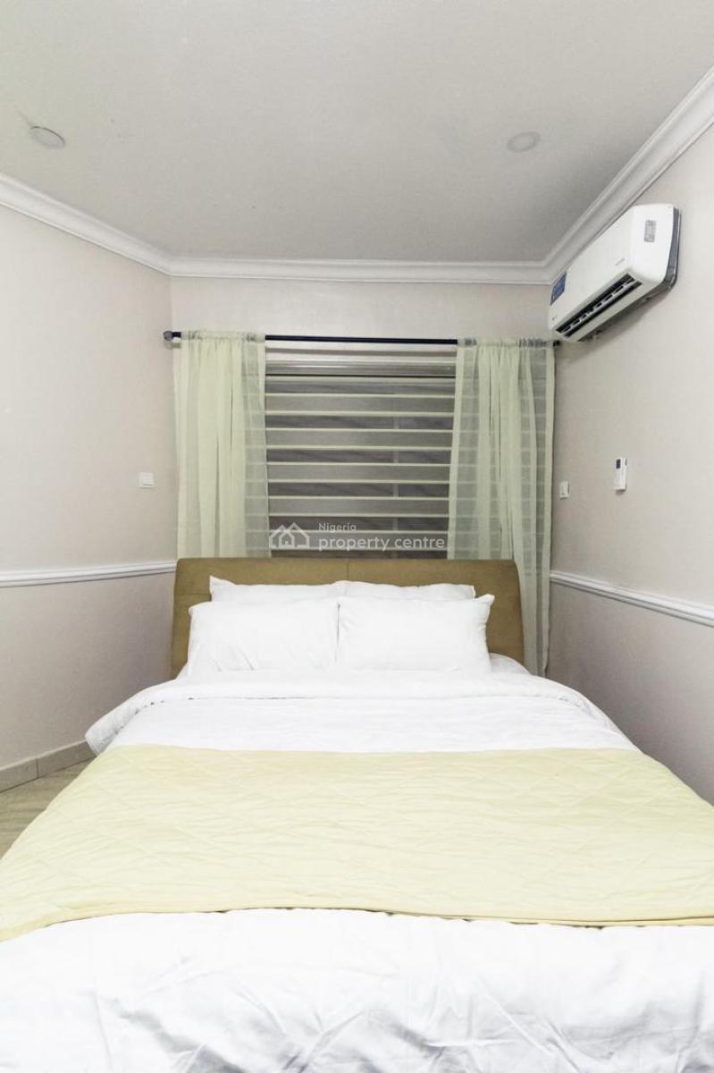 4 Bedroom Apartment, Ogudu Gra, Ogudu, Lagos, Flat / Apartment Short Let