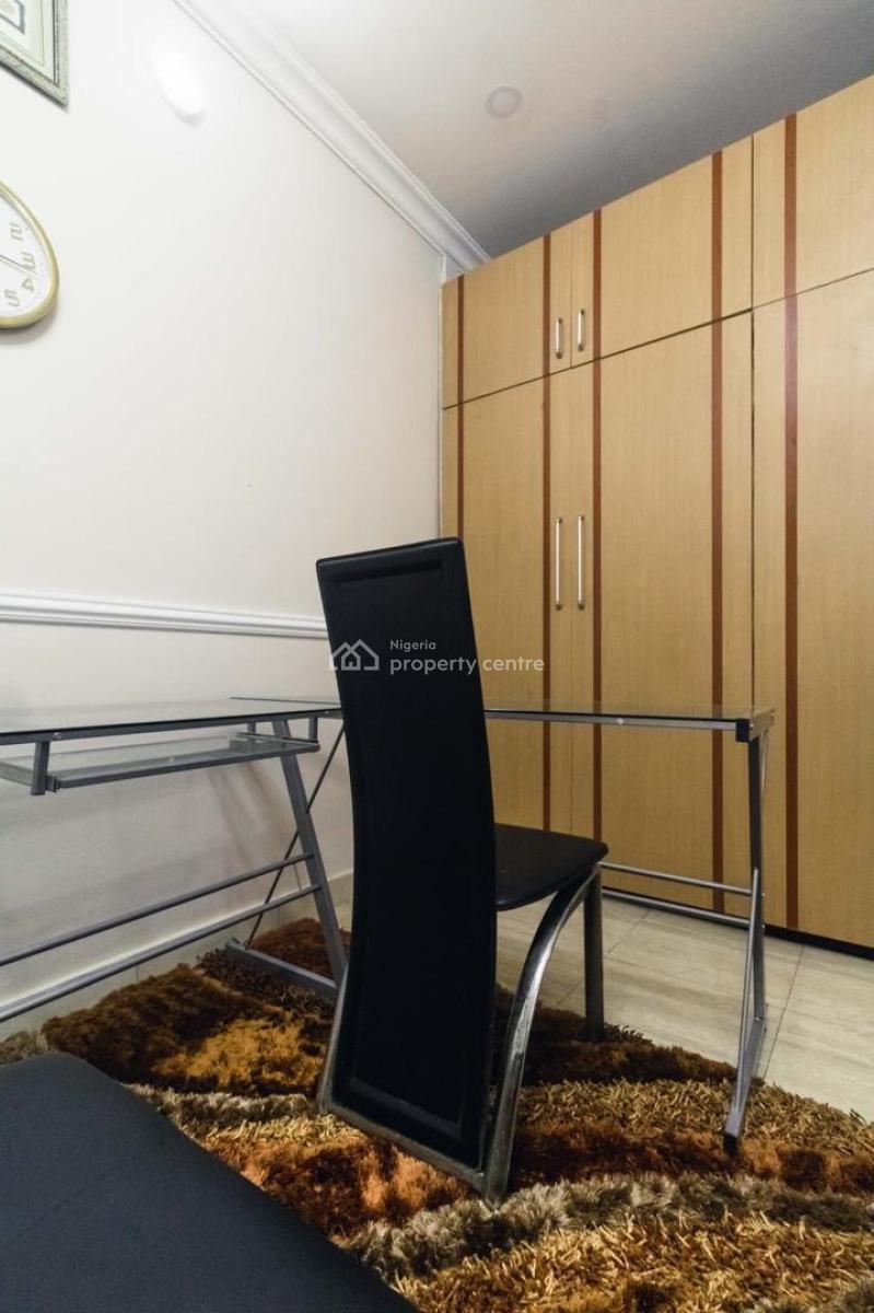 4 Bedroom Apartment, Ogudu Gra, Ogudu, Lagos, Flat / Apartment Short Let