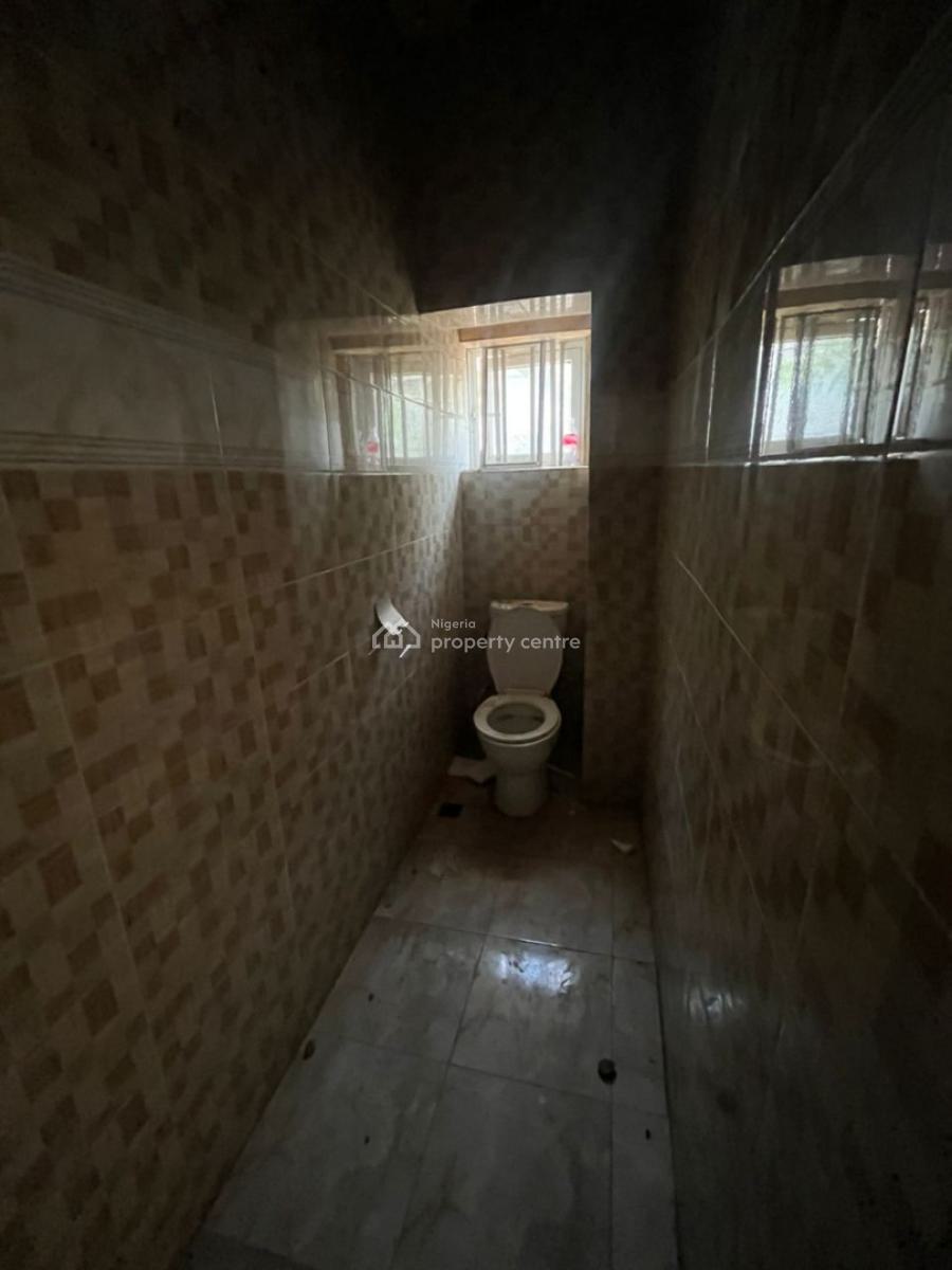 Spacious Two Bedroom Flat, Gaduwa, Abuja, Flat / Apartment for Rent