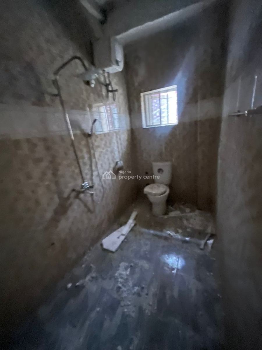 Spacious Two Bedroom Flat, Gaduwa, Abuja, Flat / Apartment for Rent