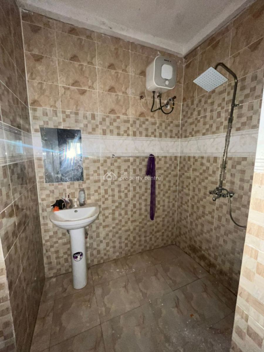 Spacious Two Bedroom Flat, Gaduwa, Abuja, Flat / Apartment for Rent