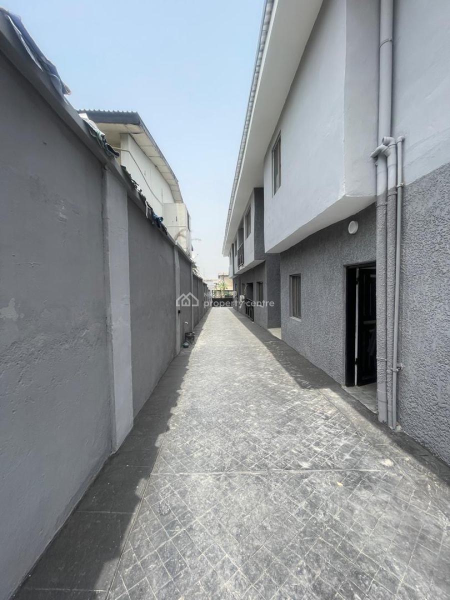 Nicely Built 3/bedroom Apartments, Ajao Estate, Anthony, Maryland, Lagos, Flat / Apartment for Rent