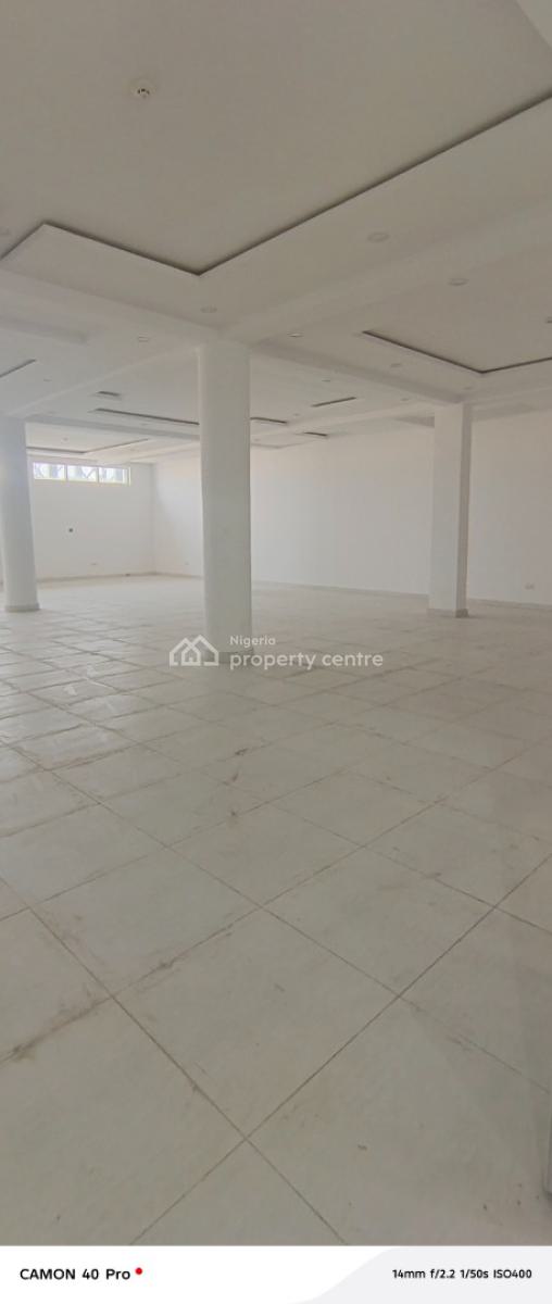 Big Shop Space in Igbo Efon Bus Stop in a Plaza, Igbo Efon Lekki, Lekki, Lagos, Shop for Rent