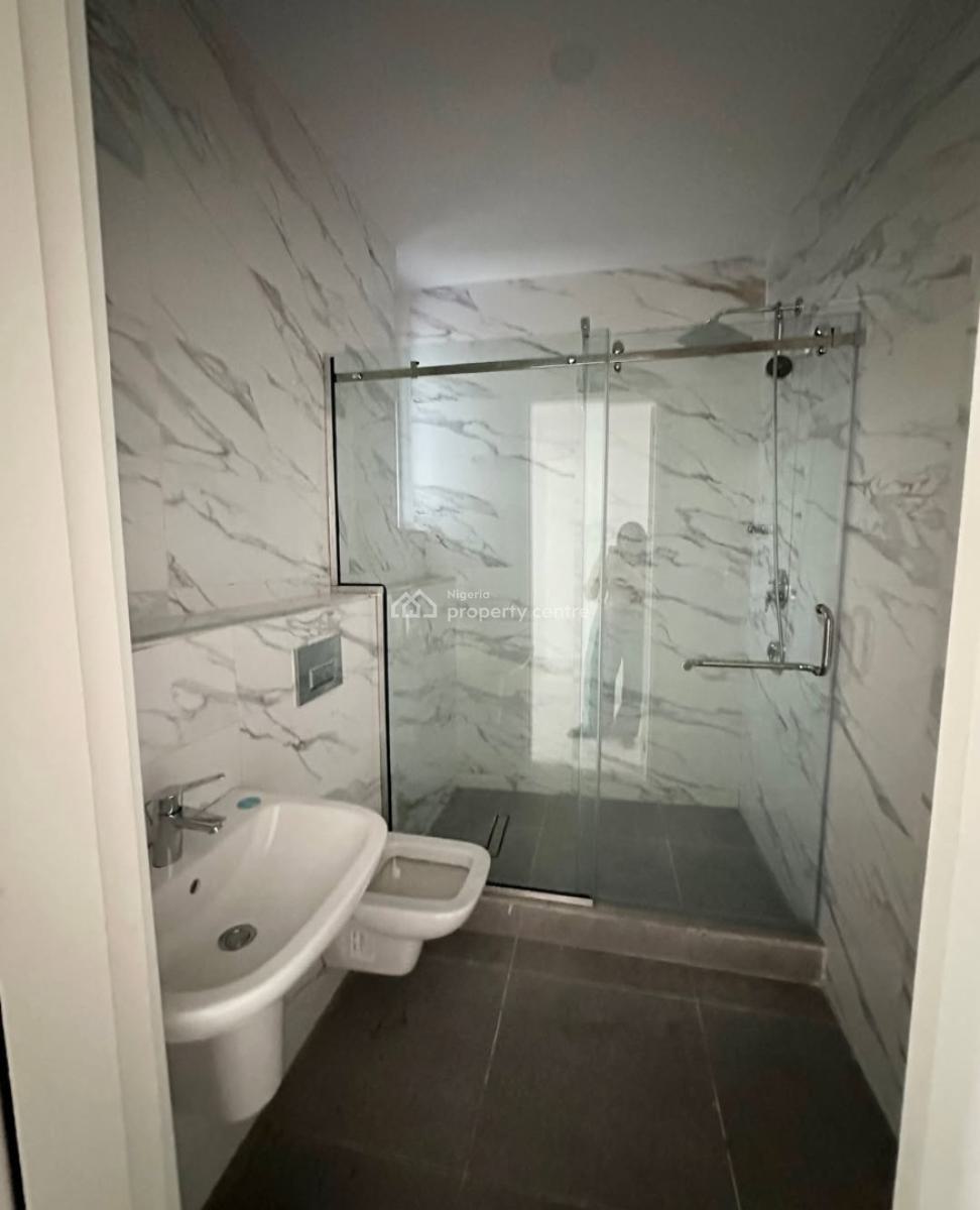 Self-serviced and Self-compound 5 Bedroom En-suite Townhouse with an E, Lekki Phase 1, Lekki, Lagos, Terraced Duplex for Sale