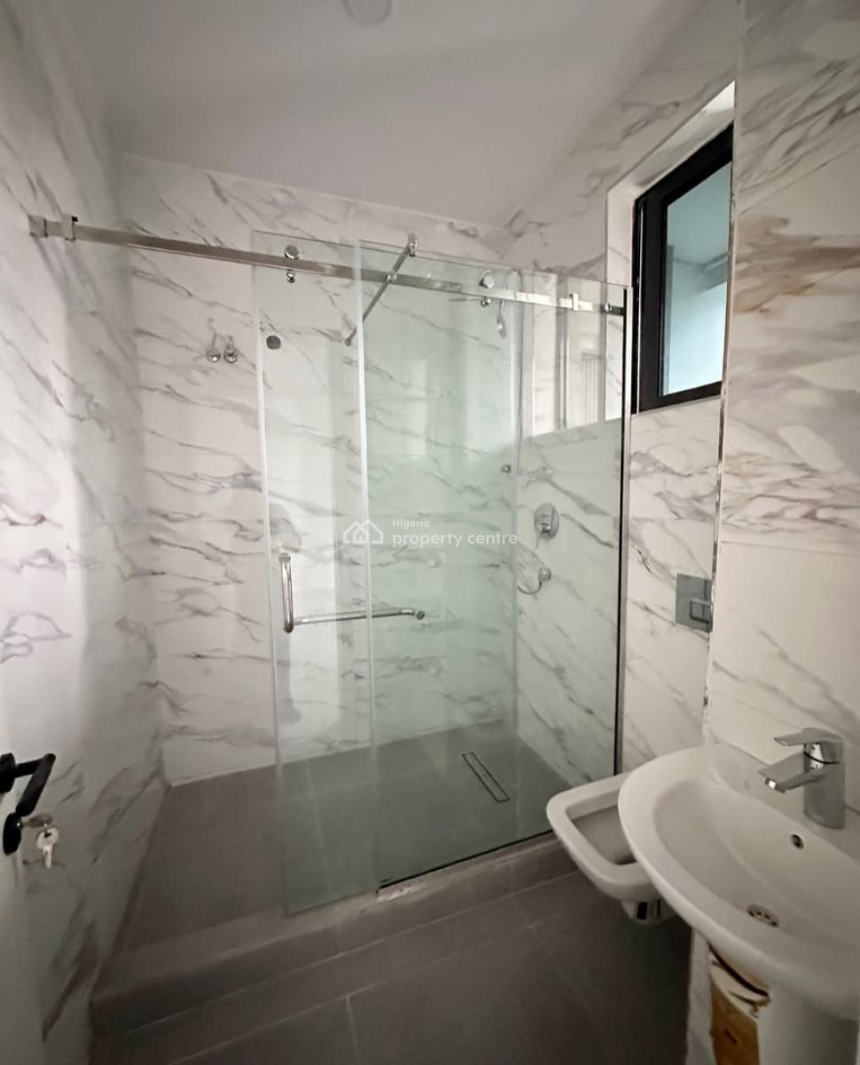 Self-serviced and Self-compound 5 Bedroom En-suite Townhouse with an E, Lekki Phase 1, Lekki, Lagos, Terraced Duplex for Sale