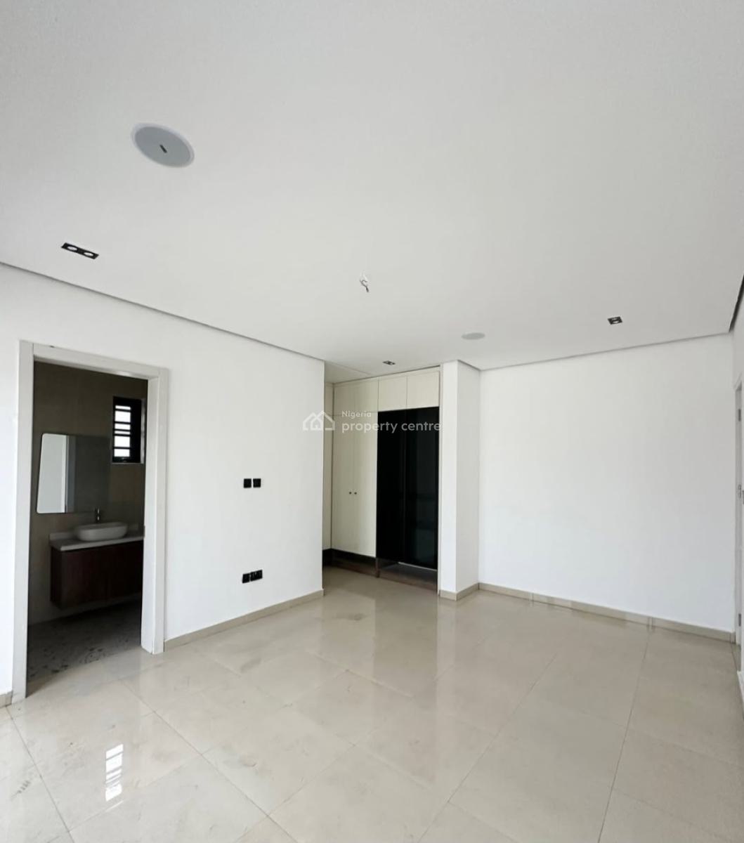 Serviced with 24/7 Power Supply 2 Bedroom En-suite Flat with an Open F, Lekki Phase 1, Lekki, Lagos, Flat / Apartment for Sale