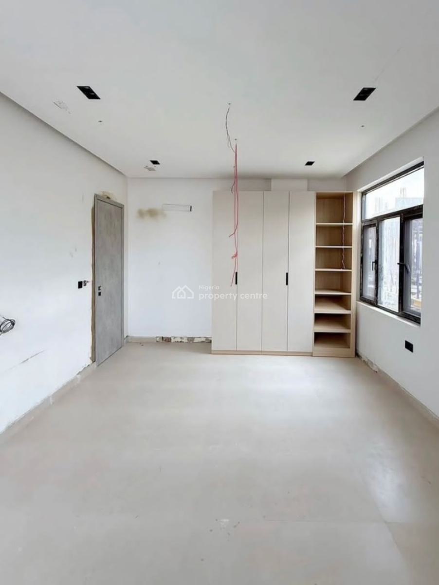 Prestigious 3 Bedroom Apartment with Rooftop Terrace and Pool, Perched Within a 1% ,exclusive Environment, Lekki Phase 1, Lekki, Lagos, Block of Flats for Sale