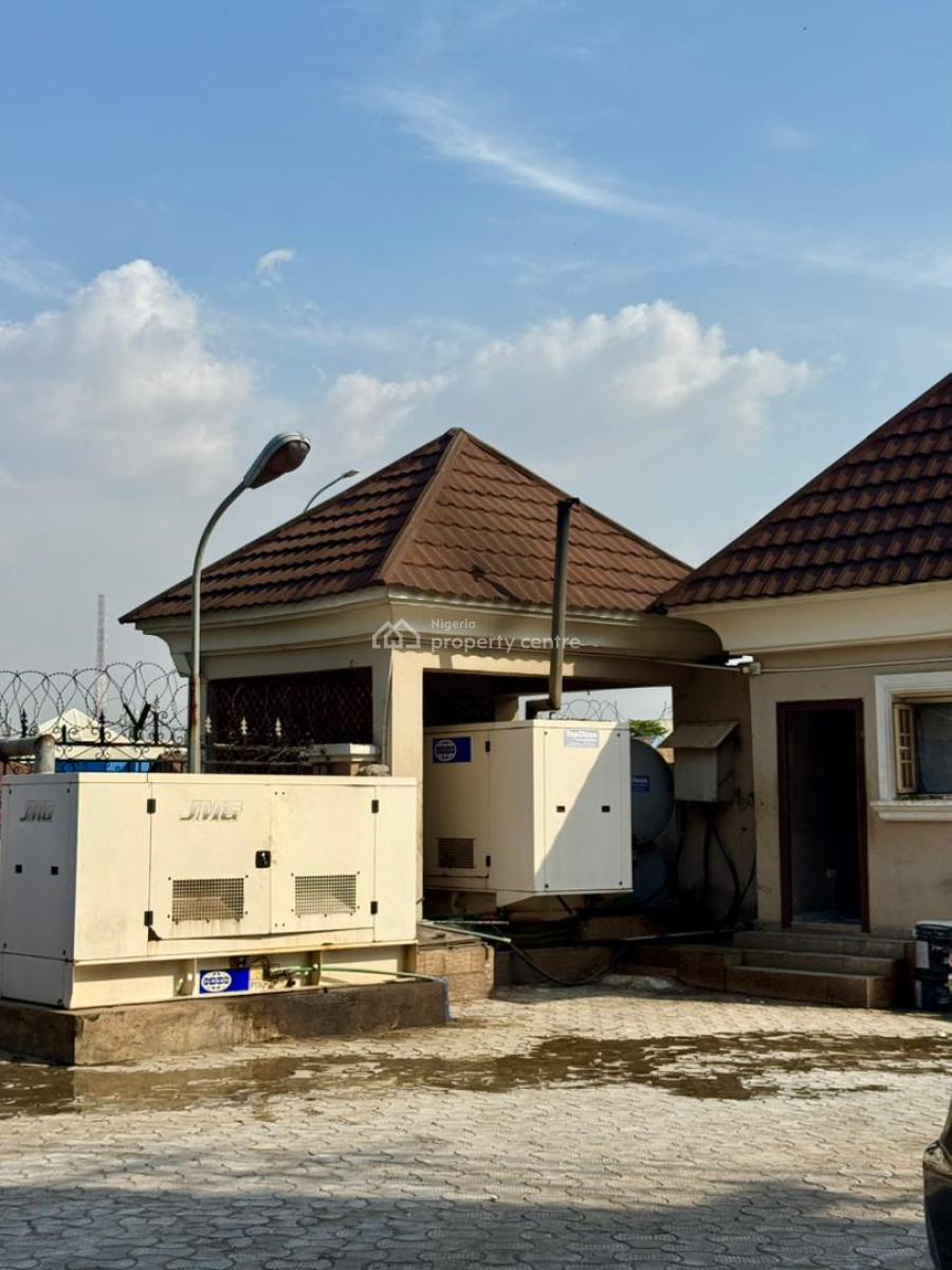 Serviced and Newly Renovated 3 Bedrooms Apartment, Jabi, Abuja, Flat / Apartment for Rent