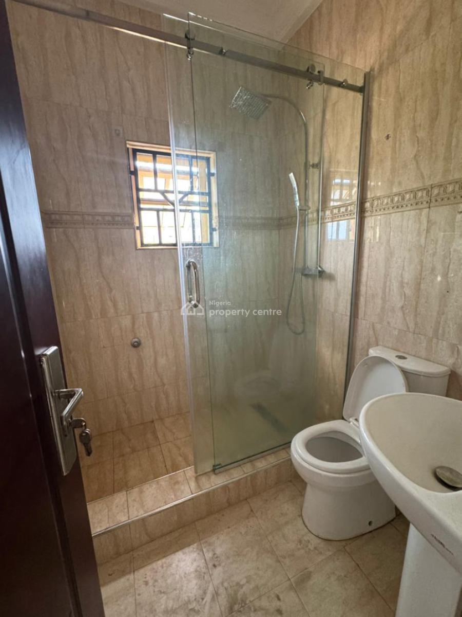 Serviced and Newly Renovated 3 Bedrooms Apartment, Jabi, Abuja, Flat / Apartment for Rent