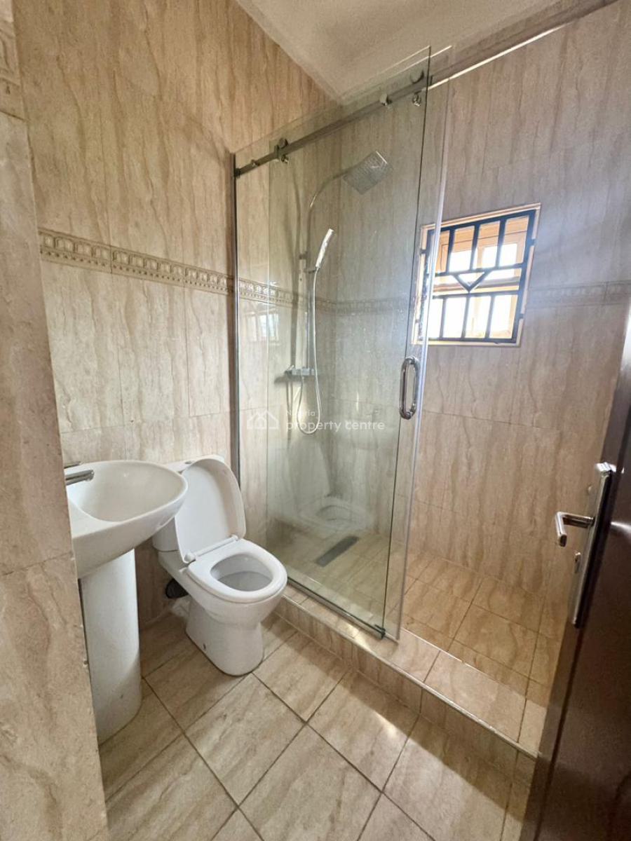 Serviced and Newly Renovated 3 Bedrooms Apartment, Jabi, Abuja, Flat / Apartment for Rent