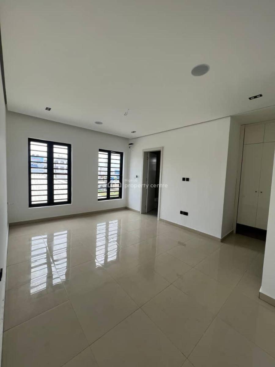 2 Bedroom Apartment with Gym, Swimming Pool and Elevator, Lekki Phase 1, Lekki, Lagos, Flat / Apartment for Sale