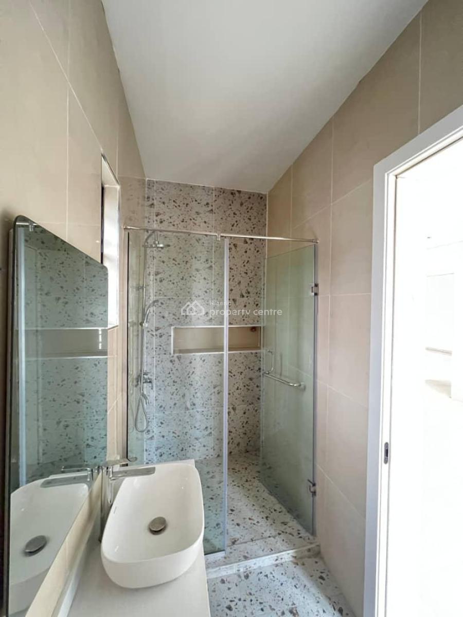 2 Bedroom Apartment with Gym, Swimming Pool and Elevator, Lekki Phase 1, Lekki, Lagos, Flat / Apartment for Sale