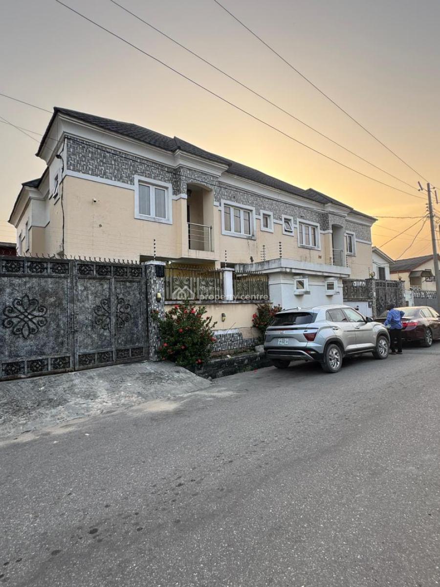 4 Bedroom Semi Detached Duplex at Surulere, Surulere, Lagos, Semi-detached Duplex for Sale