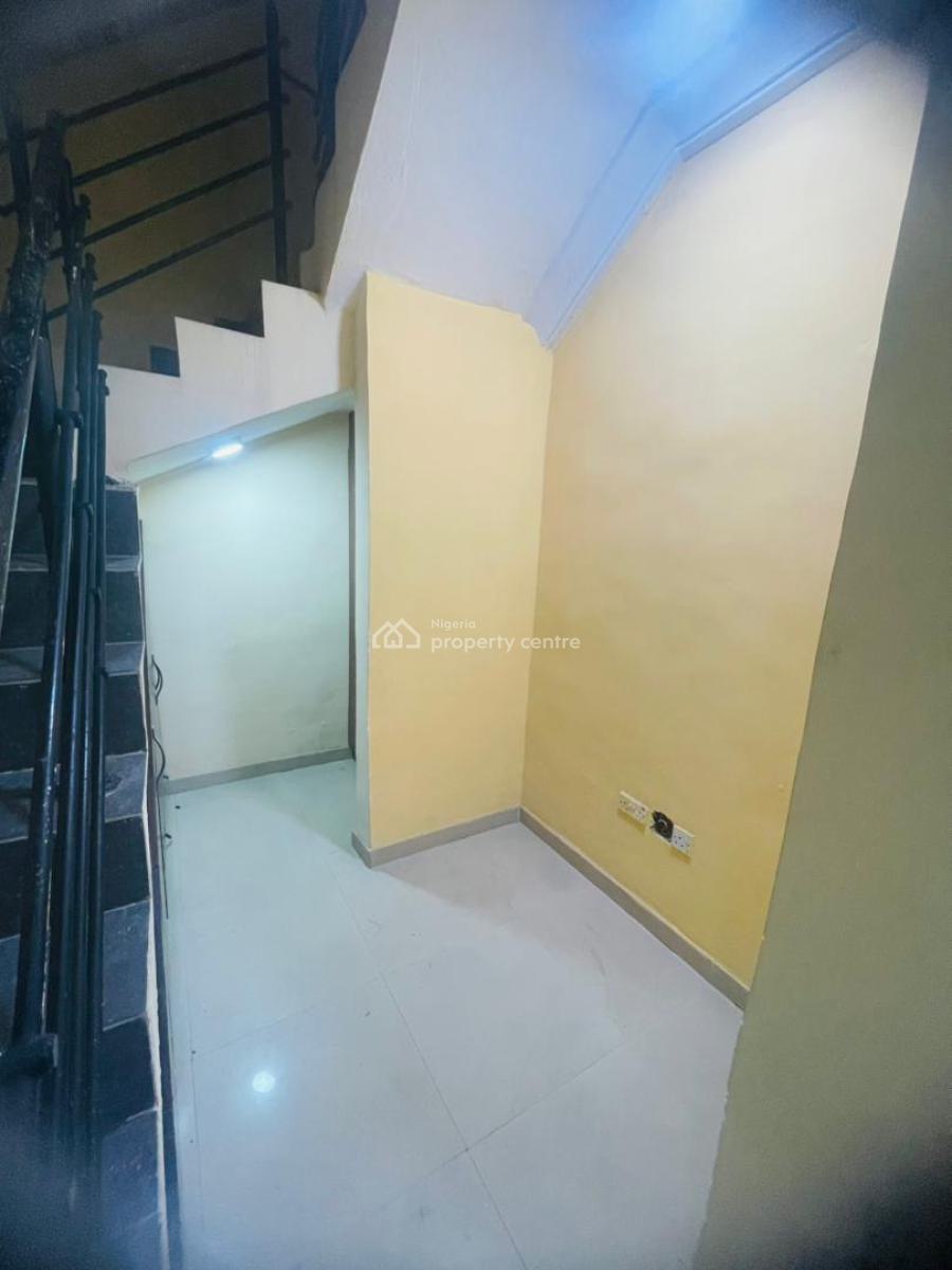 3 Bedroom Terrace Duplex with Bq in a Serviced Estate, Osapa, Lekki, Lagos, Terraced Duplex for Sale