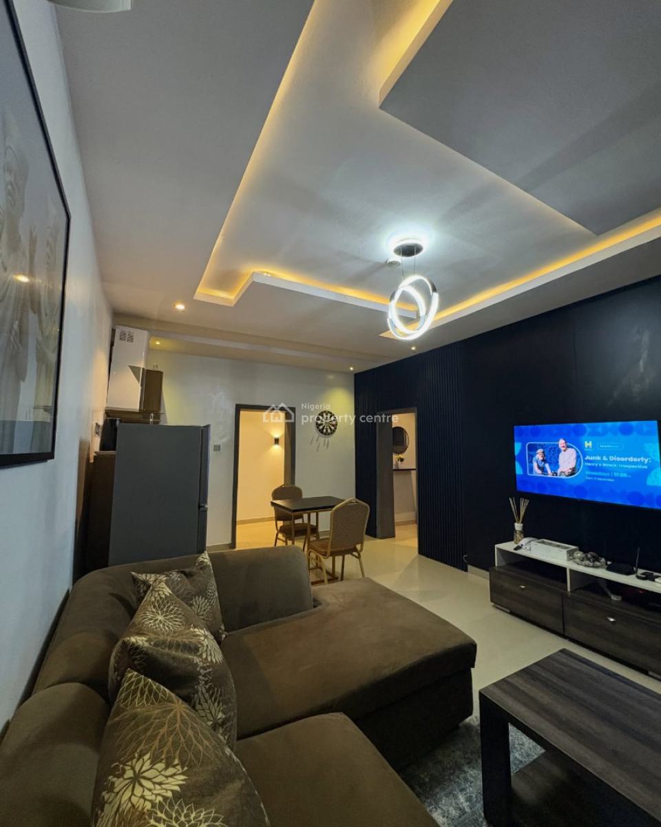 Scav D4 X Spacious 1bedroom Apartment, Airport Road, Ikeja, Lagos, Flat / Apartment Short Let