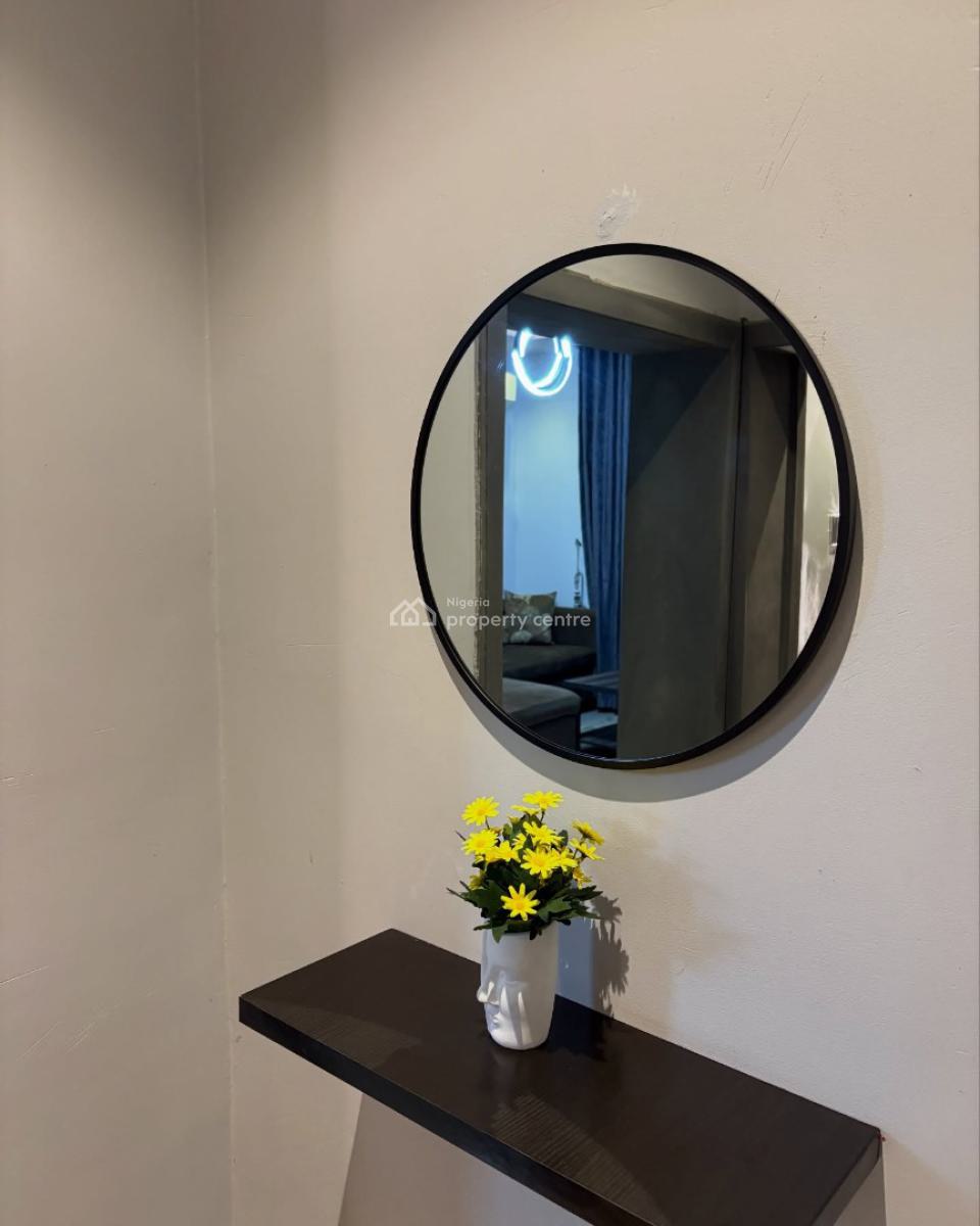 Scav D4 X Spacious 1bedroom Apartment, Airport Road, Ikeja, Lagos, Flat / Apartment Short Let