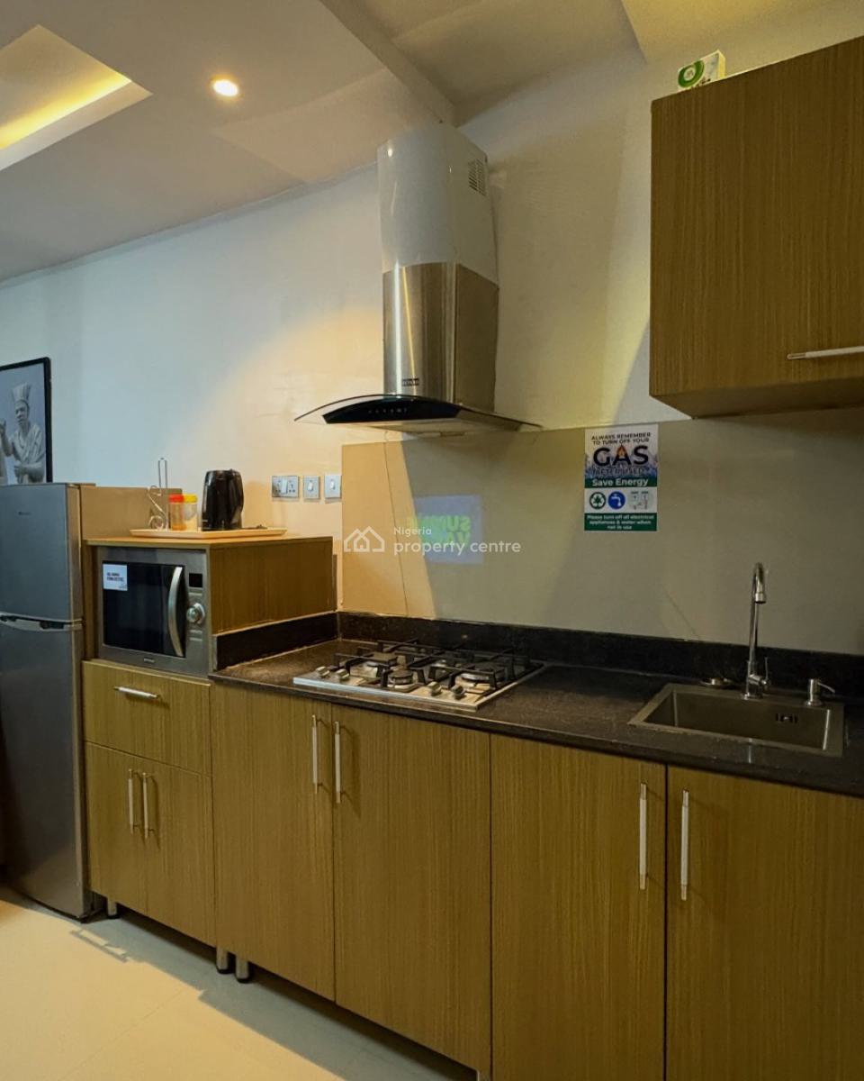 Scav D4 X Spacious 1bedroom Apartment, Airport Road, Ikeja, Lagos, Flat / Apartment Short Let