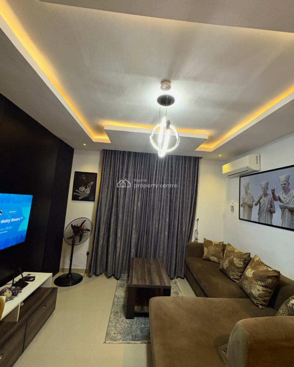 Scav D4 X Spacious 1bedroom Apartment, Airport Road, Ikeja, Lagos, Flat / Apartment Short Let