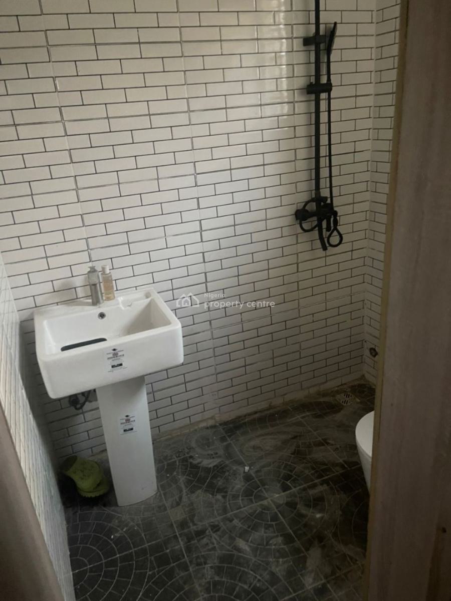 Flatmate Needed in a Two Bedroom Shared Flat, Okun-ajah, Ajah, Lagos, Flat / Apartment for Rent