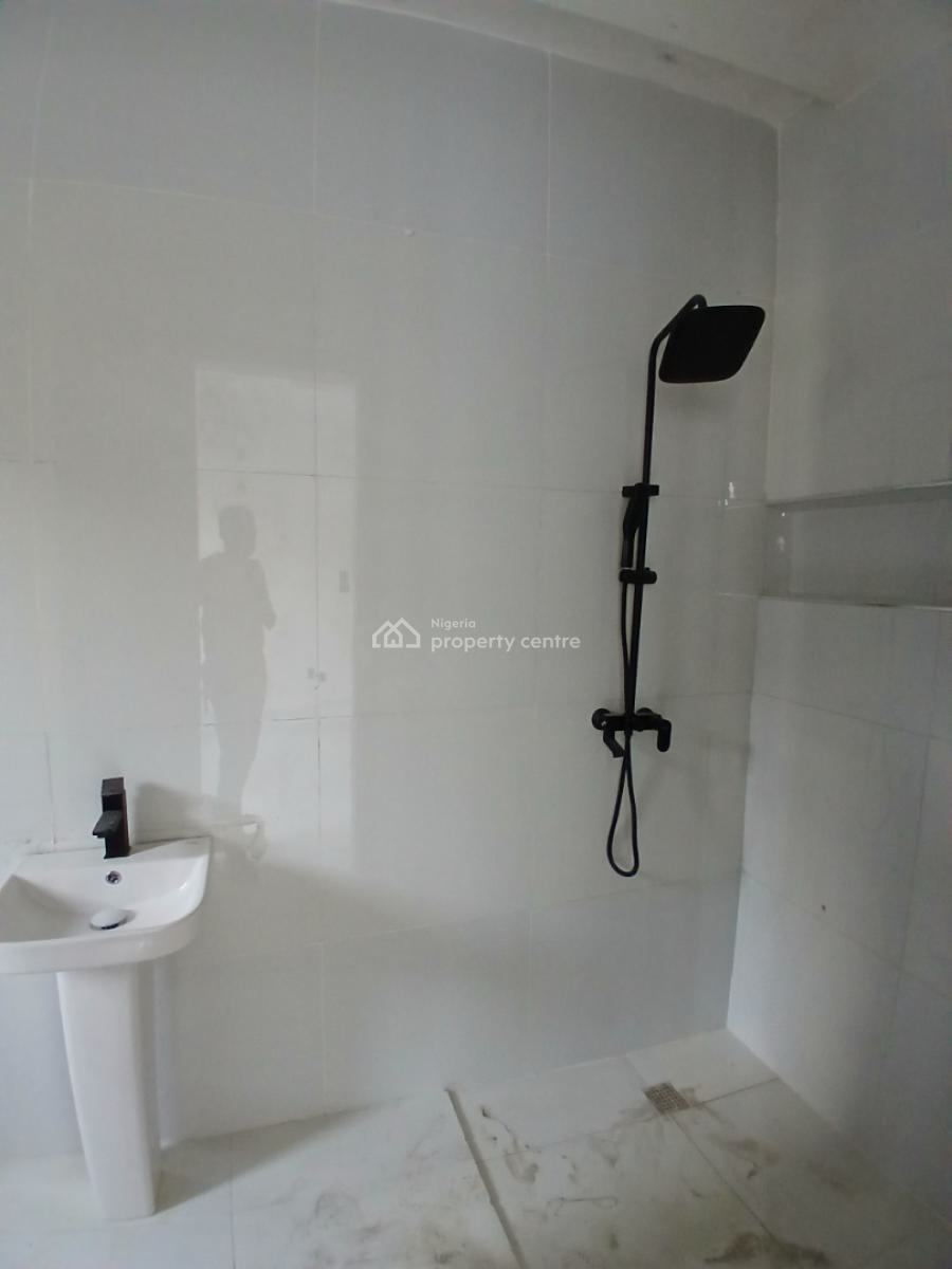 Newly Built and Serviced with 24/7 Power Supply 2 Bedroom En-suite Fla, Ikate Elegushi, Lekki, Lagos, Flat / Apartment for Rent